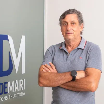 Arq. Carlos Saavedra