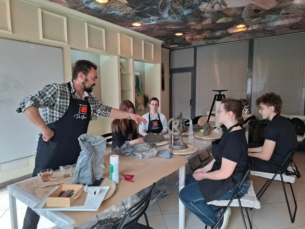 Tečaj kiparstva u studiju De Mari